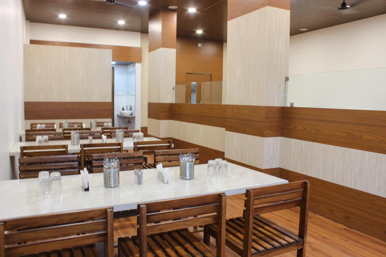 Hotel Rain Sky Inn لونافالا المظهر الخارجي الصورة
