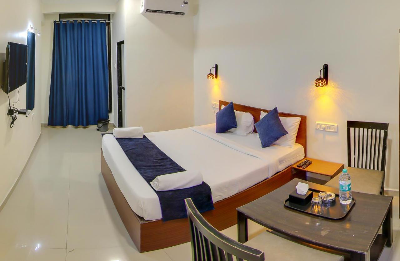 Hotel Rain Sky Inn لونافالا المظهر الخارجي الصورة