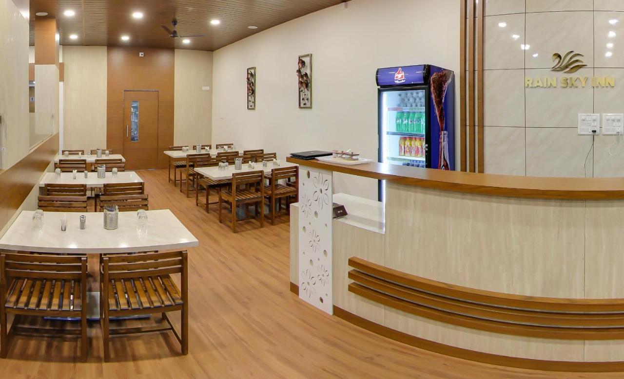 Hotel Rain Sky Inn لونافالا المظهر الخارجي الصورة