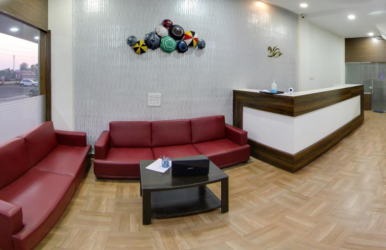 Hotel Rain Sky Inn لونافالا المظهر الخارجي الصورة
